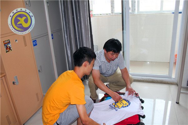 嚴(yán)慈相濟 青春花開(圖9)