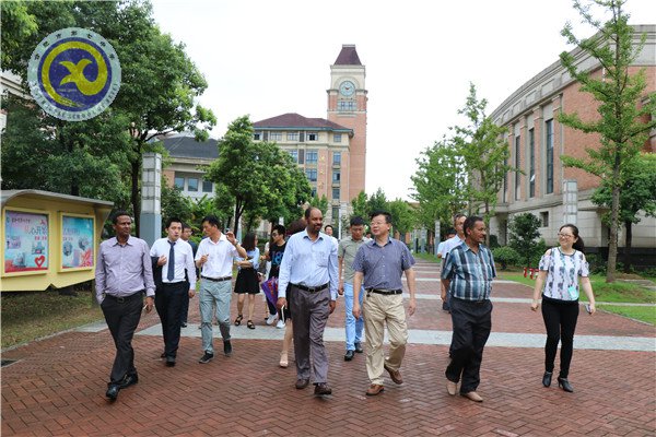 喜迎埃塞友人 盡展七中風(fēng)采(圖1)