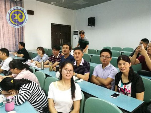 砥礪前行，我們?cè)诼飞?圖2)