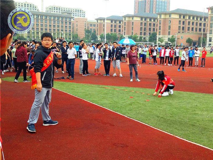 最是操場(chǎng)上的一抹紅(圖2)