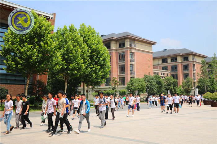 情系考生 全力保障 護(hù)航中考(圖1)