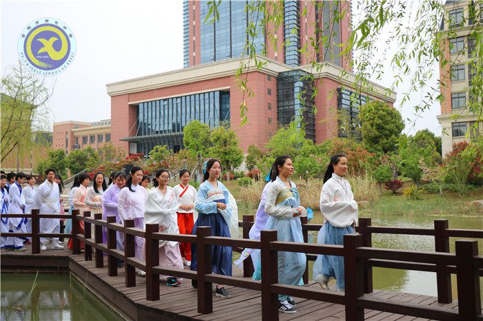 合肥日?qǐng)?bào):美麗七中 精細(xì)管理 讓教育有溫度(圖4)