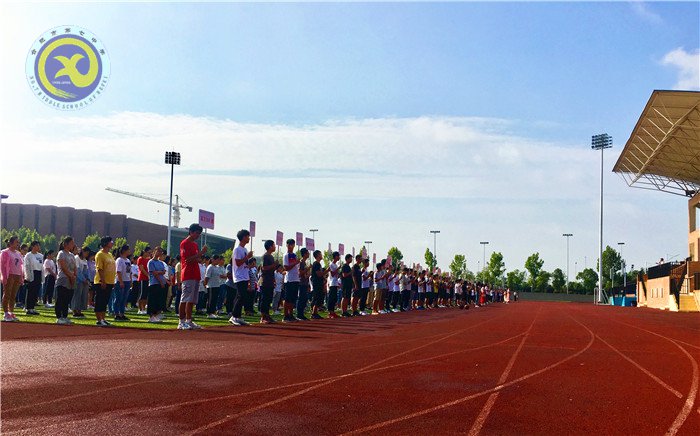 堅(jiān)定理想信念  系好人生第一?？圩?圖6)