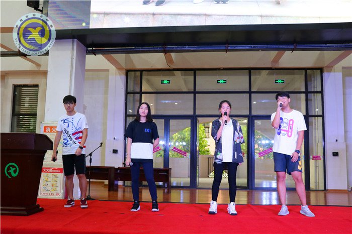 有你同行，風(fēng)雨無(wú)阻；斗志昂揚(yáng)，擁抱彩虹(圖14)