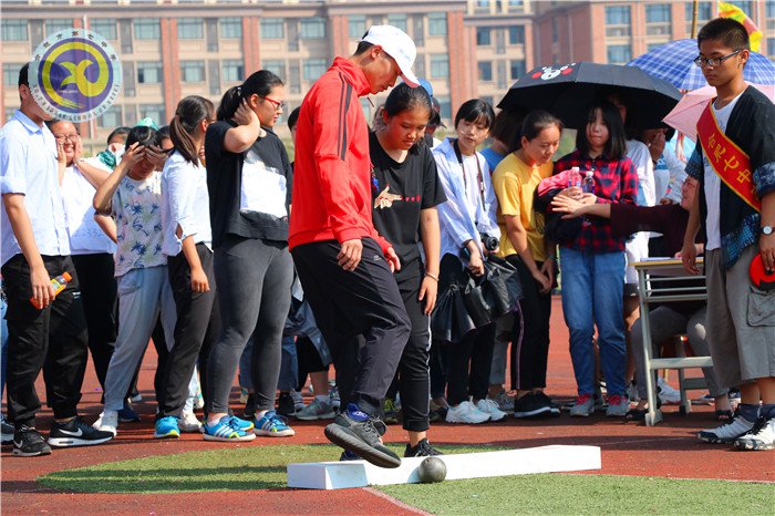 運(yùn)動(dòng)場上的另一抹色彩(圖7)