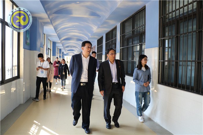 教育部領(lǐng)導(dǎo)深入七中調(diào)研人工智能工作(圖4)