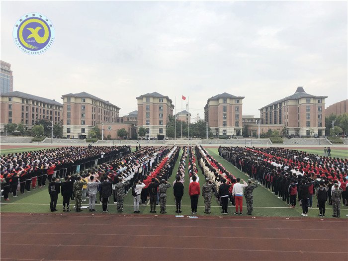 “魔鬼周”軍訓(xùn)首日 ,  看18級能文能武(圖2)