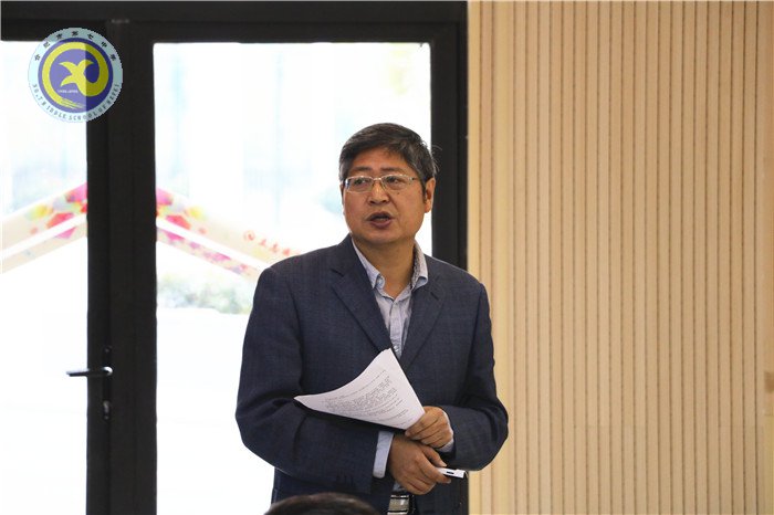 同課異構(gòu)共唱英雄悲歌 名師講座細(xì)談長(zhǎng)課短教(圖7)