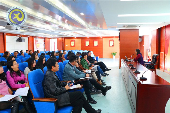 專家名師傳經(jīng)送寶，教研備課集體探究(圖3)