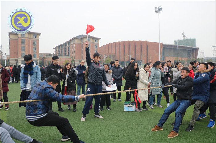 凝心聚力拔河賽，辭舊迎新戰(zhàn)高三(圖5)