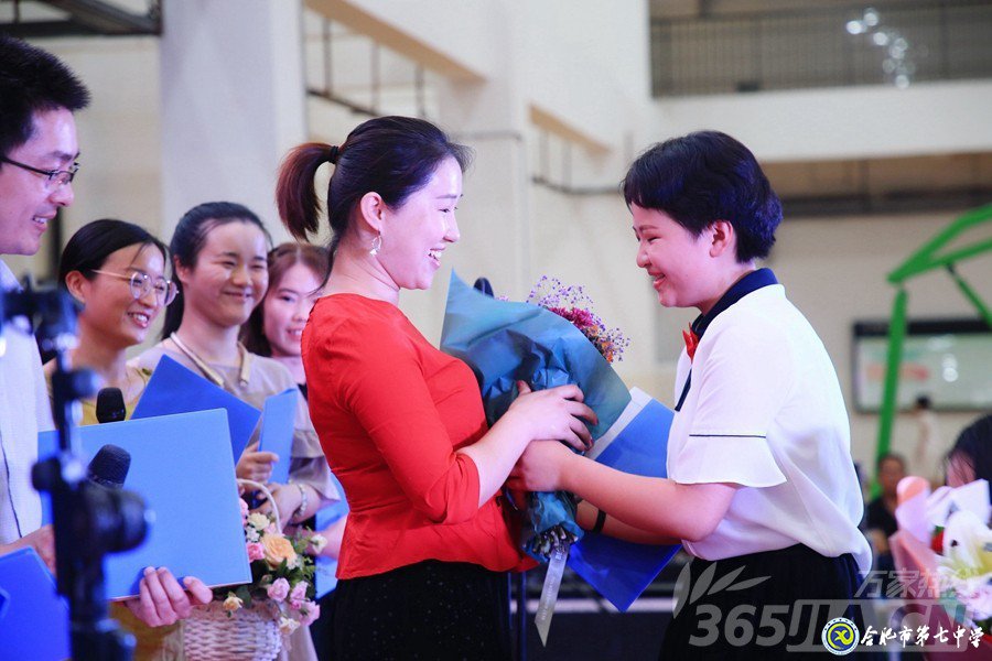 萬家熱線：美麗青春不散場 人生夢想正起航” 直擊合肥七中2019屆高三畢業(yè)典禮現(xiàn)場(圖11)