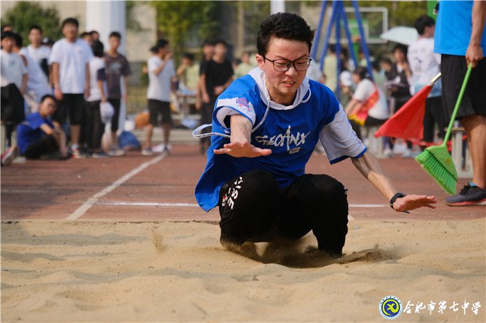 韌性堅(jiān)持5000米賽場(chǎng) 呵護(hù)凝聚班集體精神(圖3)