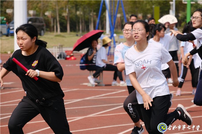 韌性堅(jiān)持5000米賽場(chǎng) 呵護(hù)凝聚班集體精神(圖4)