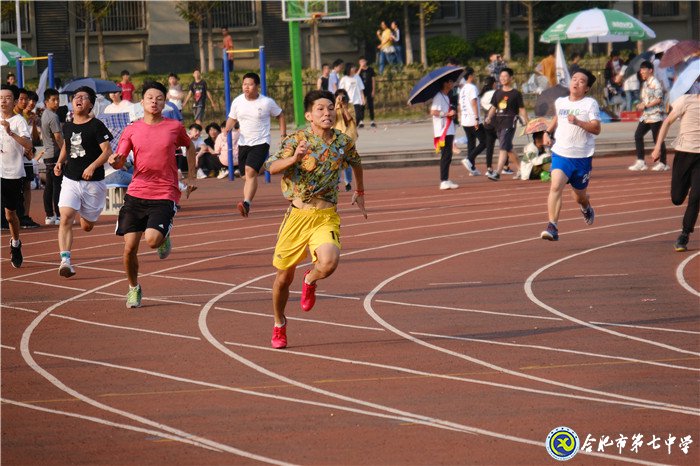 韌性堅(jiān)持5000米賽場(chǎng) 呵護(hù)凝聚班集體精神(圖6)