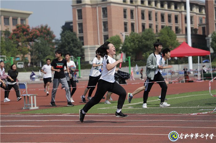 韌性堅(jiān)持5000米賽場(chǎng) 呵護(hù)凝聚班集體精神(圖7)