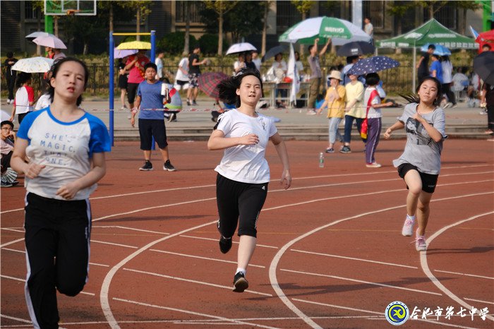 韌性堅(jiān)持5000米賽場(chǎng) 呵護(hù)凝聚班集體精神(圖8)