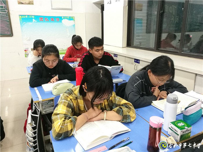 腹有詩書氣自華 文化自信當(dāng)自強(qiáng)(圖1)