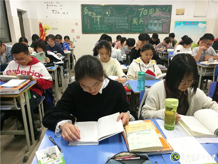 腹有詩書氣自華 文化自信當(dāng)自強(qiáng)(圖4)