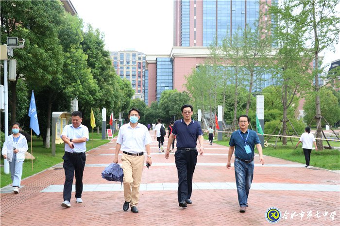 王杰才局長視察合肥七中中考考點準備工作(圖1)