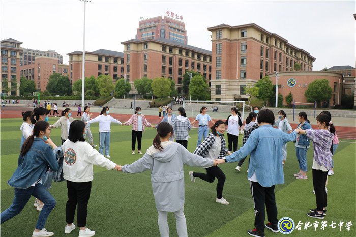 低吟淺唱，訴說七中往日時(shí)光(圖2)