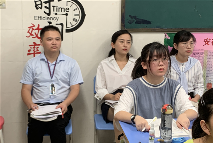 骨干教師展風采，青年教師學規(guī)范(圖2)