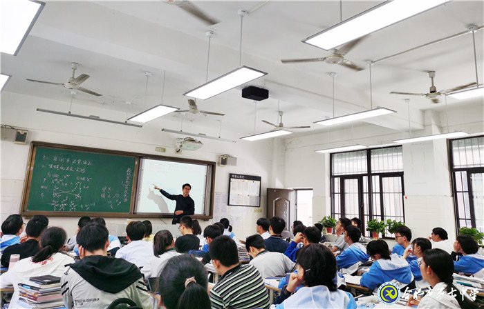 高二生物組骨干教師齊發(fā)力、引風(fēng)采、促成長(圖2)