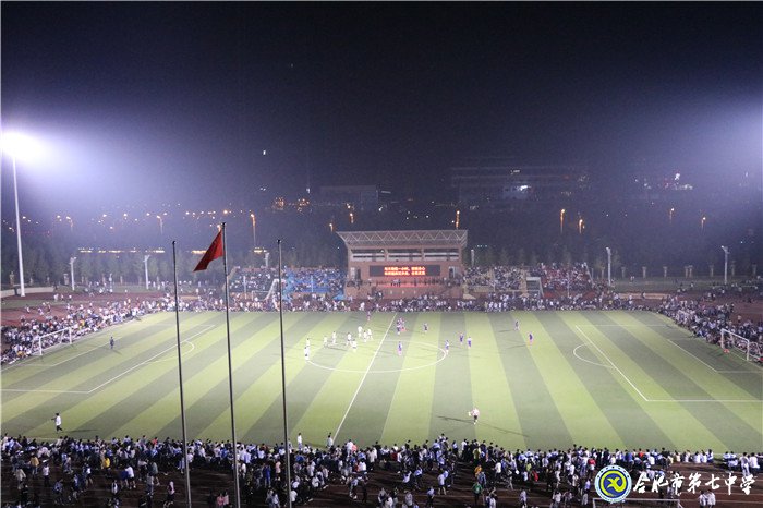 校園足球強(qiáng)健身心 師生引領(lǐng)全民健身(圖1)