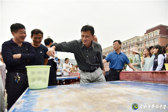 健身與運(yùn)動同樂  學(xué)生與教師共歡(圖5)