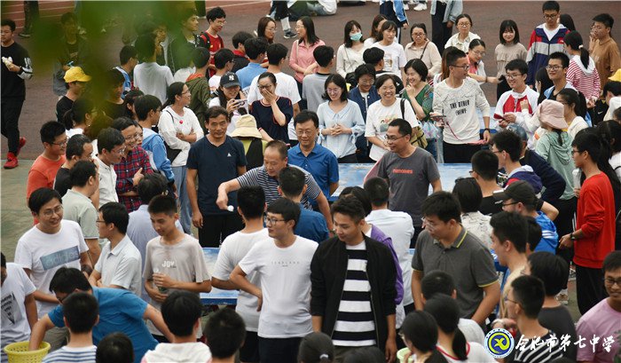 健身與運(yùn)動同樂  學(xué)生與教師共歡(圖8)