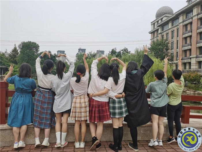 薔薇花開(kāi)的路口，畢業(yè)留影不言愁(圖3)