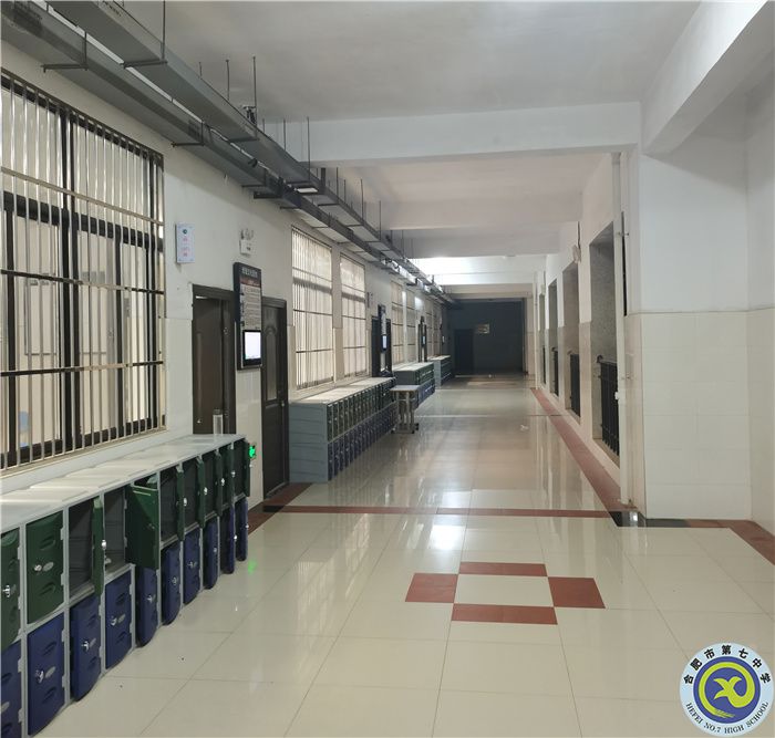 自習(xí) 張子文.jpg 自習(xí) 張子文.jpg