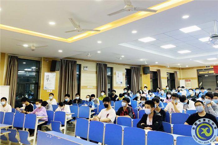 師生同心抗擊疫情 科學(xué)防控萬(wàn)眾一心(圖3) 師生同心抗擊疫情 科學(xué)防控萬(wàn)眾一心(圖3)