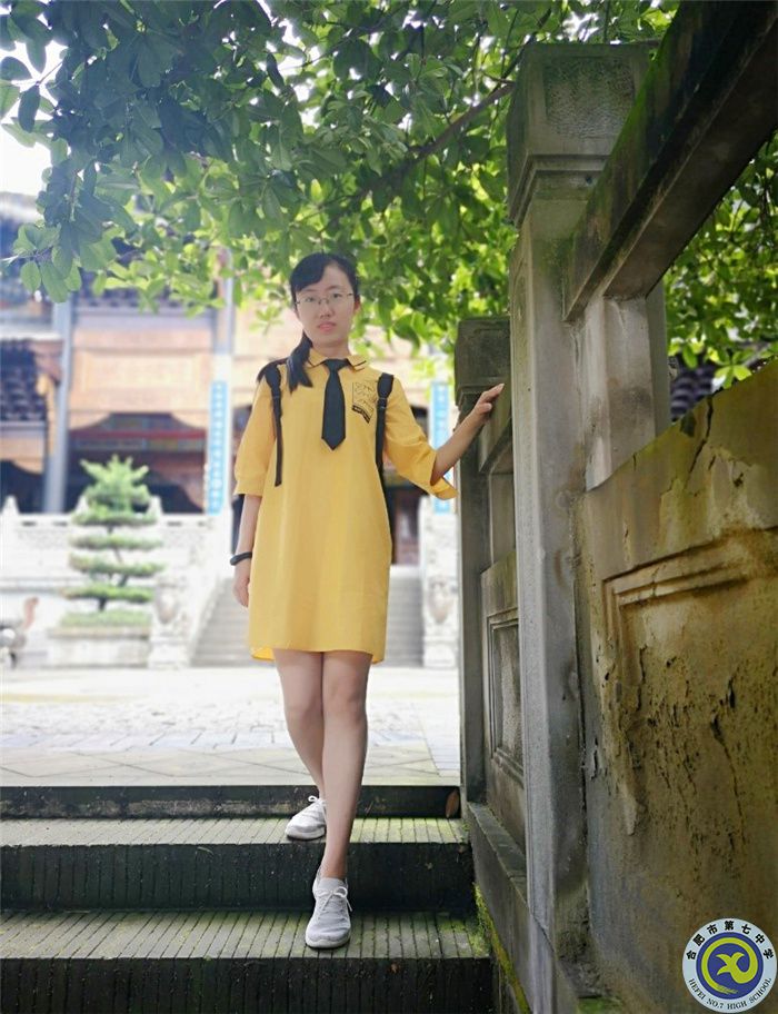 胡靜.jpg 胡靜.jpg