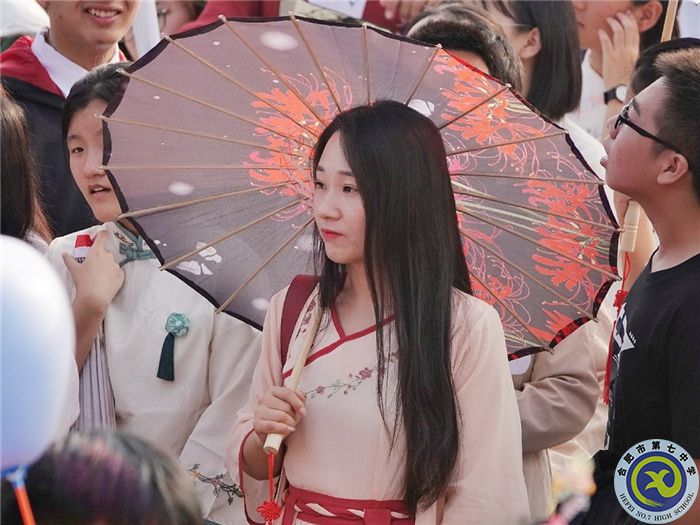 李倩文.jpg 李倩文.jpg