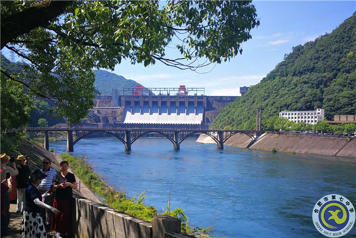 雄偉壯觀的大壩.jpg 雄偉壯觀的大壩.jpg