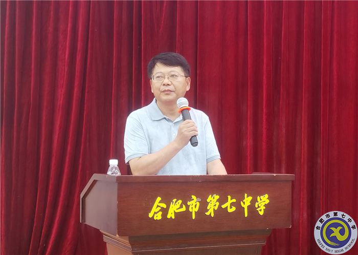 鄧校.jpg 鄧校.jpg