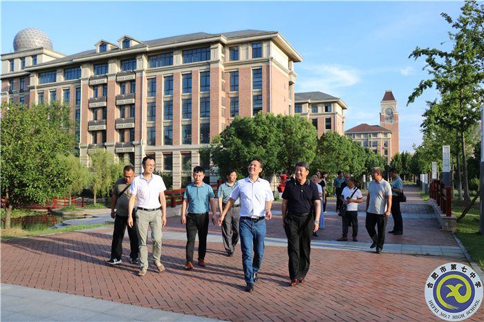 參觀校園.jpg 參觀校園.jpg