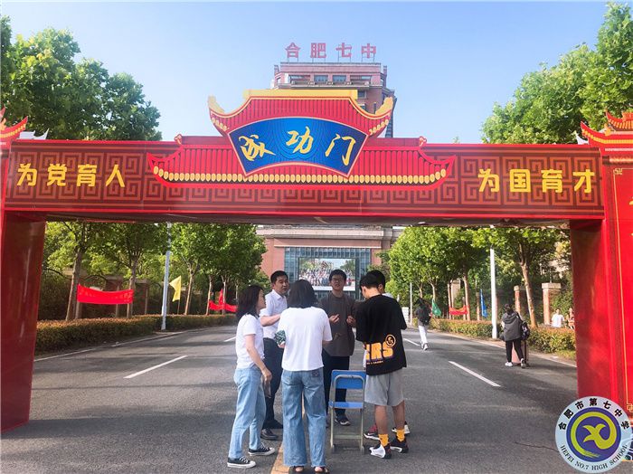 六月四號(hào)掛高粽的小蜜蜂們.jpg 六月四號(hào)掛高粽的小蜜蜂們.jpg