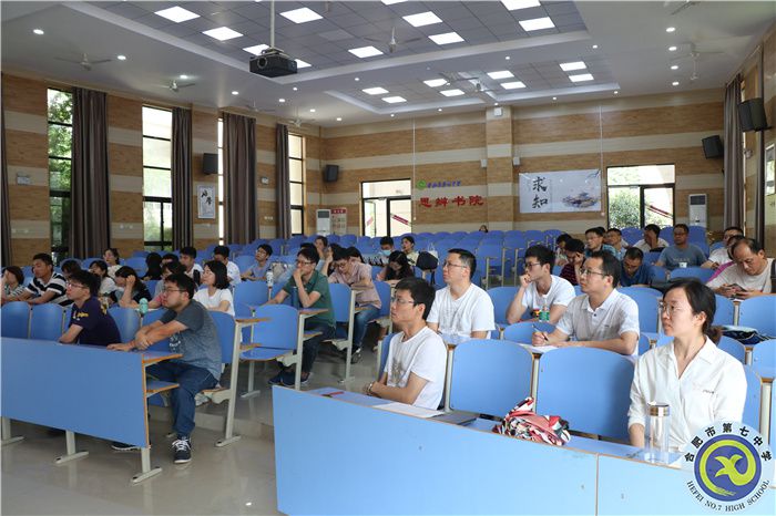 憶來路花開有聲 展前途結(jié)伴同行(圖1) 憶來路花開有聲 展前途結(jié)伴同行(圖1)