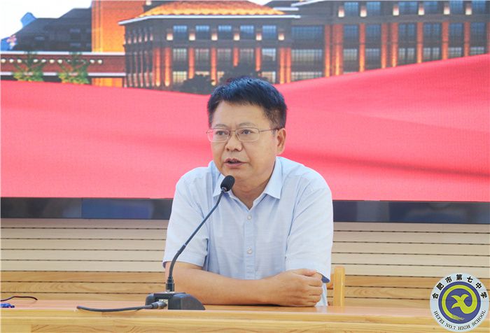 鄧校.jpg 鄧校.jpg