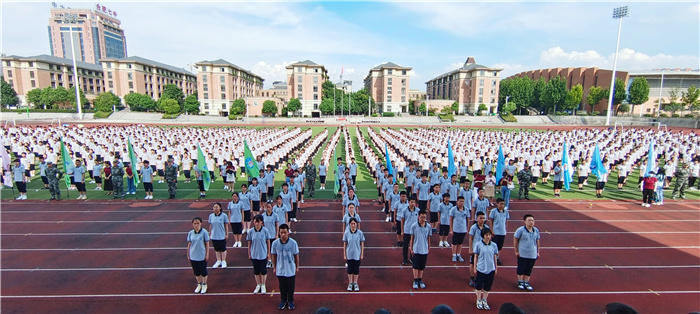 征程萬里風(fēng)正勁 重任千鈞再出發(fā)(圖1) 征程萬里風(fēng)正勁 重任千鈞再出發(fā)(圖1)