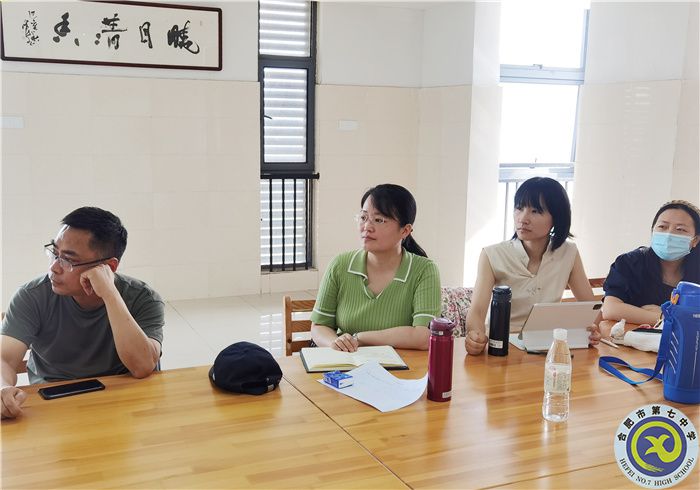 3政治組教師認(rèn)真聽講座.jpg 3政治組教師認(rèn)真聽講座.jpg