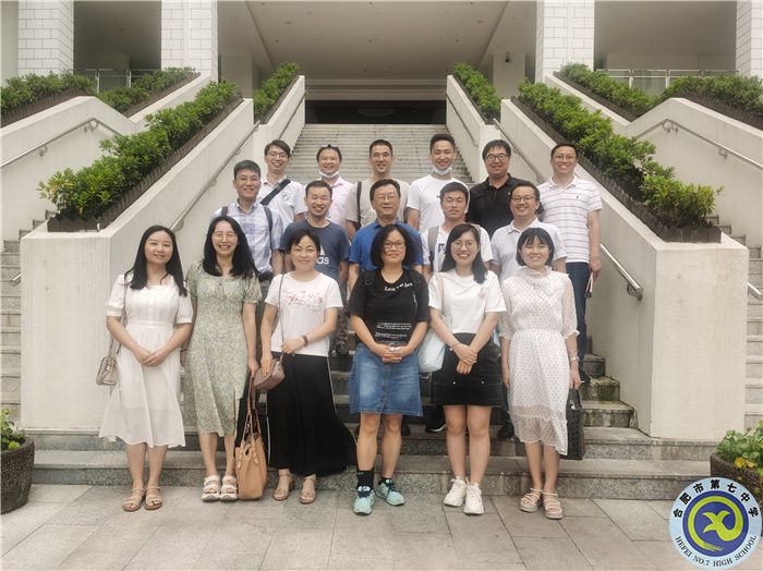 數(shù)學(xué)組合影.jpg 數(shù)學(xué)組合影.jpg