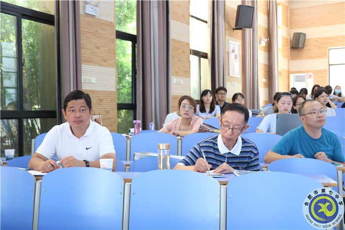 教研員.jpg 教研員.jpg