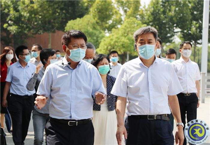 教育部基礎(chǔ)教育司司長呂玉剛一行調(diào)研合肥七中(圖2) 教育部基礎(chǔ)教育司司長呂玉剛一行調(diào)研合肥七中(圖2)