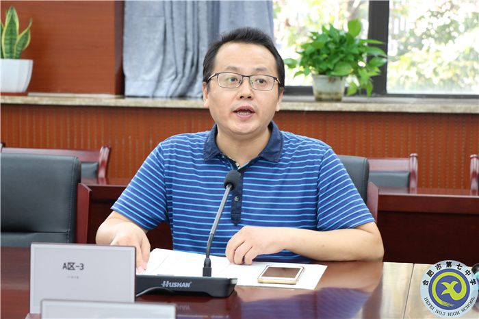 張校.jpg 張校.jpg