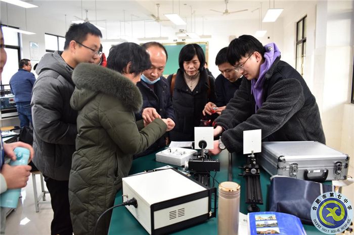 圖為測量薄透鏡的焦距實(shí)驗(yàn).jpg 圖為測量薄透鏡的焦距實(shí)驗(yàn).jpg