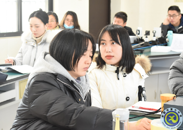 合肥七中開展物理實(shí)驗(yàn)教學(xué)專題教研活動(圖5) 合肥七中開展物理實(shí)驗(yàn)教學(xué)專題教研活動(圖5)