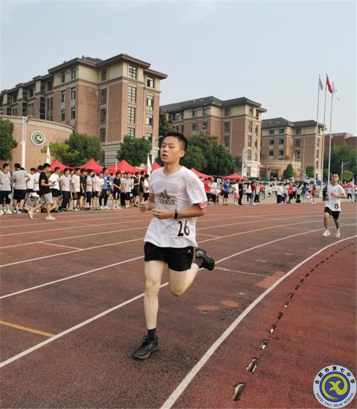 合肥七中高一學(xué)生楊林俊獲得“合肥市最美中學(xué)生”榮譽(yù)稱號(hào)(圖2) 合肥七中高一學(xué)生楊林俊獲得“合肥市最美中學(xué)生”榮譽(yù)稱號(hào)(圖2)