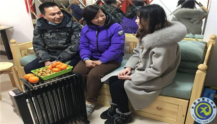 合肥七中高二理科實(shí)驗(yàn)班組團(tuán)家訪活動(dòng)(圖3) 合肥七中高二理科實(shí)驗(yàn)班組團(tuán)家訪活動(dòng)(圖3)